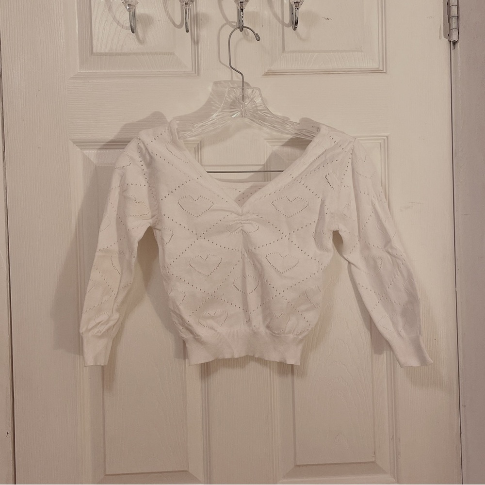 v neck heart knit crop top